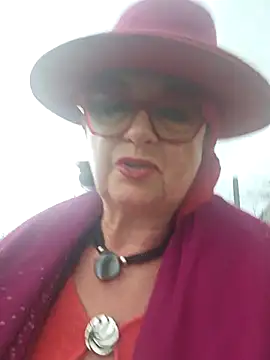 MucMilf59 online show from November 9, 2025, 2:32 pm