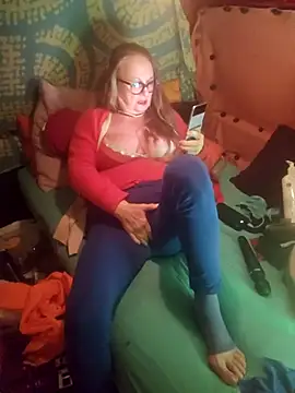 MucMilf59 online show from November 17, 2025, 8:24 pm