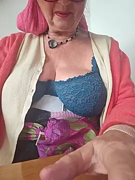 MucMilf59 online show from October 25, 2025, 10:14 am