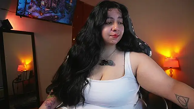 coraline latin online show from December 1, 2025, 10:21 pm