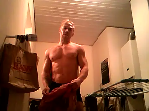 Snapshot of AthleticWomenizer2 chatting on November 12, 2025, 12:04 am AthleticWomenizer2 online show from November 12, 2025, 12:04 am