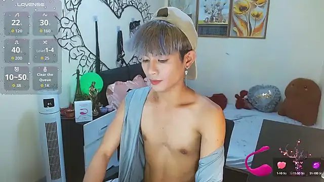 Snapshot of WildestTwink chatting on September 8, 2025, 4:17 pm WildestTwink online show from September 8, 2025, 4:17 pm