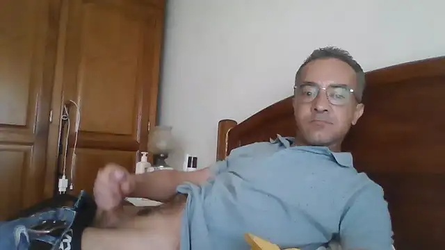 Snapshot of CarlosRocha73 chatting on May 25, 2026, 10:58 am CarlosRocha73 online show from May 25, 2026, 10:58 am