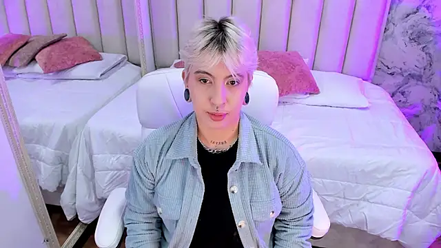 Snapshot of amy_ink chatting on November 12, 2025, 11:25 am amy ink online show from November 12, 2025, 11:25 am