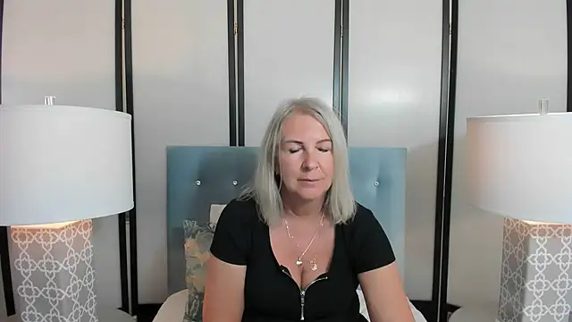 Snapshot of EricaTop chatting on March 17, 2025, 5:16 pm EricaTop online show from March 17, 2025, 5:16 pm