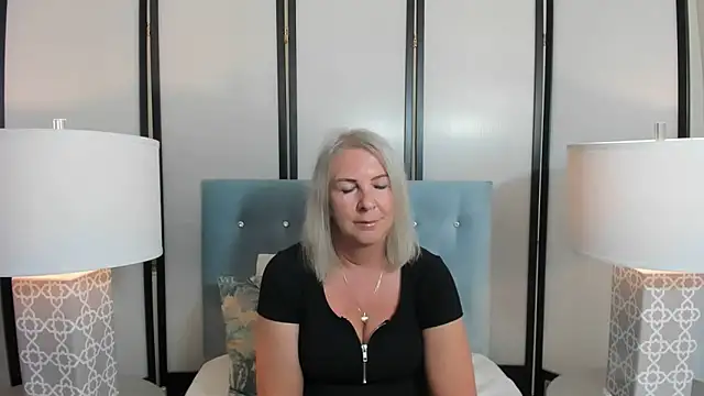 Snapshot of EricaTop chatting on March 17, 2025, 8:19 pm EricaTop online show from March 17, 2025, 8:19 pm