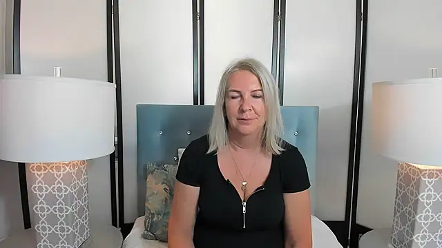 Snapshot of EricaTop chatting on March 22, 2025, 6:00 am EricaTop online show from March 22, 2025, 6:00 am