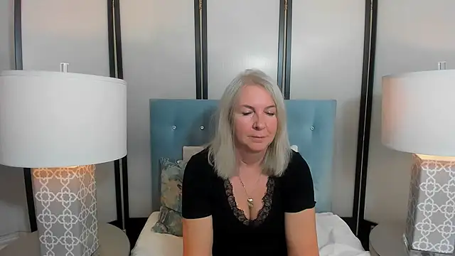 Snapshot of EricaTop chatting on October 6, 2025, 4:08 pm EricaTop online show from October 6, 2025, 4:08 pm