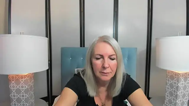 Snapshot of EricaTop chatting on November 26, 2025, 5:13 pm EricaTop online show from November 26, 2025, 5:13 pm