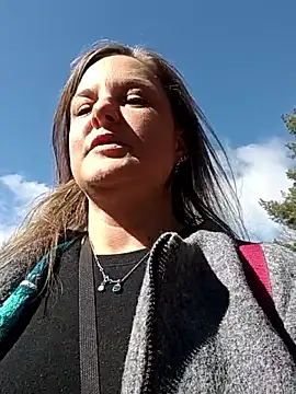 SwedishJennifer online show from April 8, 2026, 8:49 am