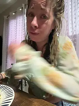 Snapshot of _NinaLuvSins_ chatting on February 20, 2026, 5:15 pm NinaLuvSins online show from February 20, 2026, 5:15 pm