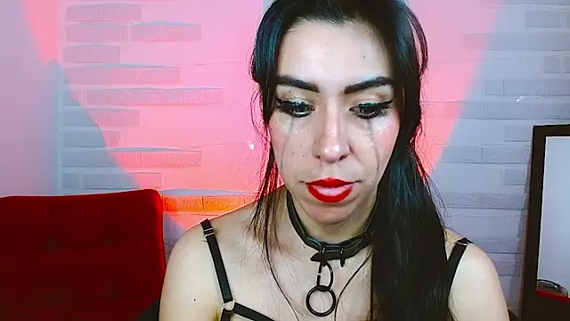 Snapshot of sky_girl1 chatting on November 18, 2025, 4:05 am sky girl1 online show from November 18, 2025, 4:05 am