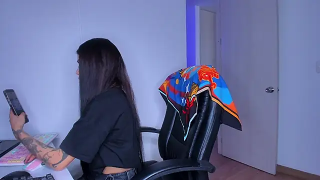 Lisegg  online show from March 26, 2026, 2:37 pm