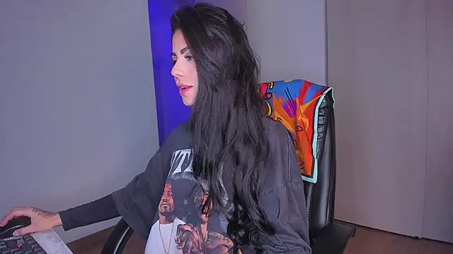 Snapshot of Lisegg_ chatting on November 19, 2025, 10:04 am Lisegg online show from November 19, 2025, 10:04 am