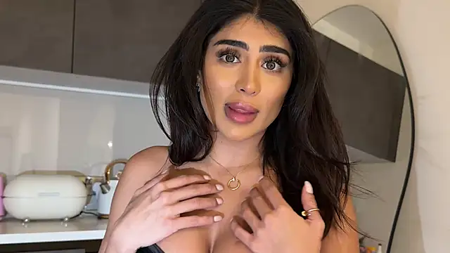 Snapshot of ArabicBarbie chatting on December 17, 2025, 11:54 pm ArabicBarbie online show from December 17, 2025, 11:54 pm