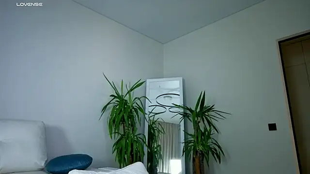 Snapshot of Sinful_Eyes chatting on July 15, 2026, 6:59 pm Sinful Eyes online show from July 15, 2026, 6:59 pm