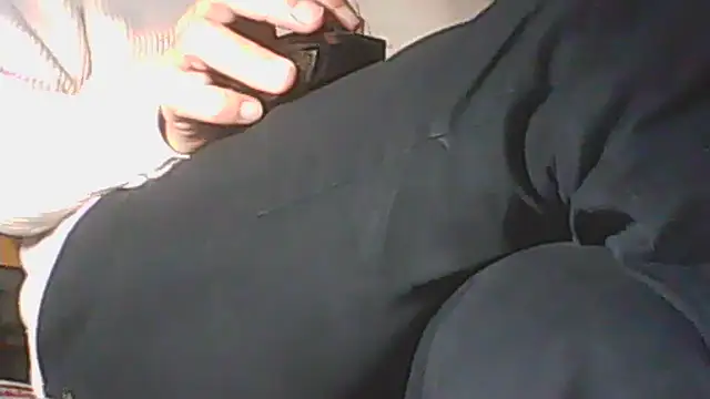 Snapshot of Moro_ra chatting on October 13, 2025, 6:09 pm Moro ra online show from October 13, 2025, 6:09 pm