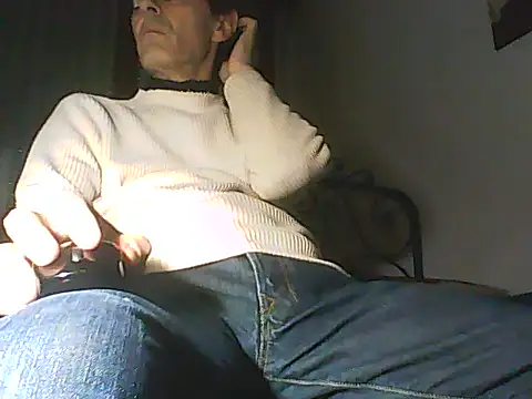 Snapshot of Moro_ra chatting on April 23, 2026, 5:58 pm Moro ra online show from April 23, 2026, 5:58 pm