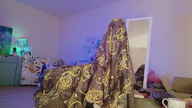 lara heaven online show from April 13, 2026, 5:55 am