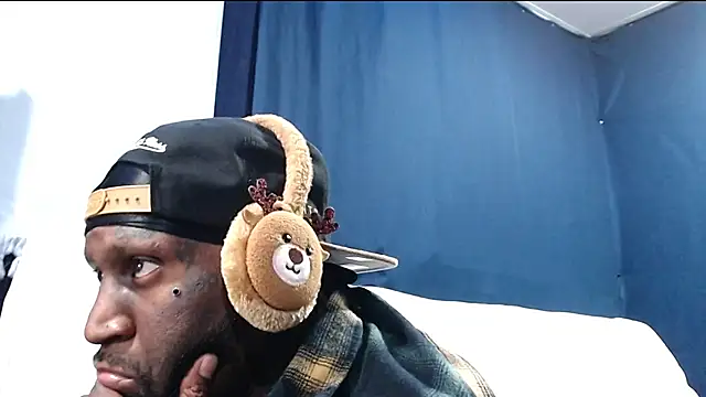 iBreakHeartz online show from November 30, 2025, 11:33 am