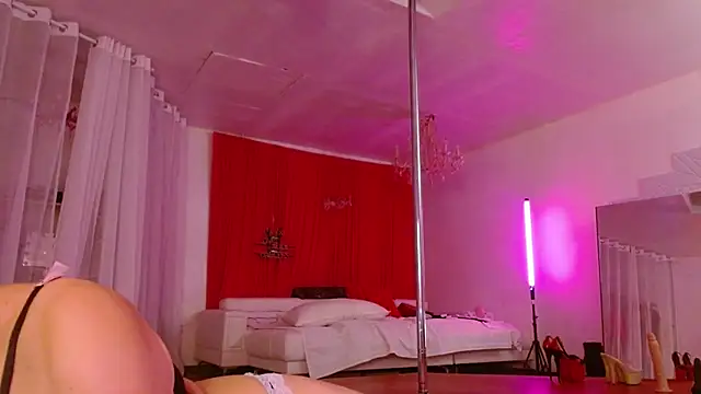 Snapshot of Sweet-Ginger chatting on September 14, 2025, 3:56 pm Sweet-Ginger online show from September 14, 2025, 3:56 pm