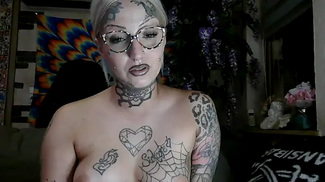 Snapshot of RoxxyInk chatting on October 22, 2025, 12:10 am RoxxyInk online show from October 22, 2025, 12:10 am