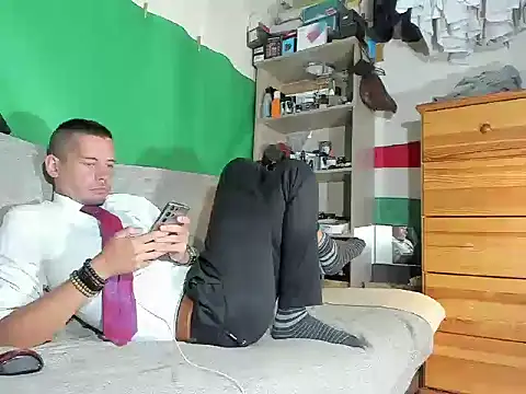 viraglaci18xh online show from October 5, 2025, 4:09 pm