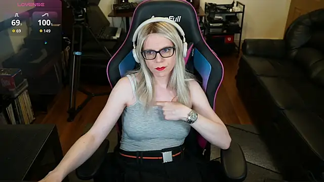 Snapshot of KelseyCobalt chatting on July 19, 2026, 8:27 pm KelseyCobalt online show from July 19, 2026, 8:27 pm