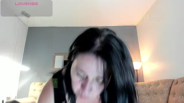 LADY HELLEN online show from May 19, 2026, 8:16 pm