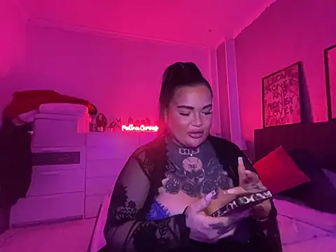 Snapshot of _MelinaCurves_ chatting on January 27, 2025, 9:22 pm  MelinaCurves  online show from January 27, 2025, 9:22 pm