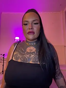  MelinaCurves  online show from April 15, 2026, 10:21 pm