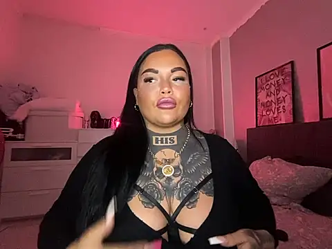 Snapshot of _MelinaCurves_ chatting on February 18, 2025, 8:58 pm  MelinaCurves  online show from February 18, 2025, 8:58 pm