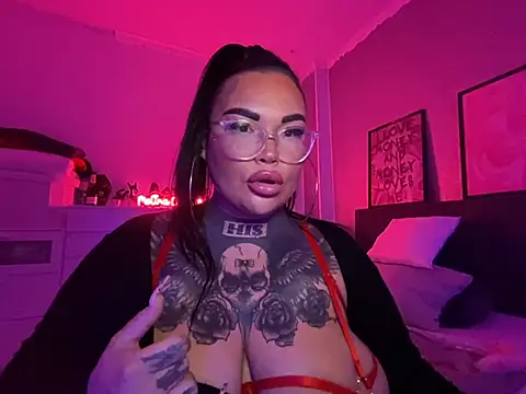 Snapshot of _MelinaCurves_ chatting on January 31, 2025, 8:22 pm  MelinaCurves  online show from January 31, 2025, 8:22 pm