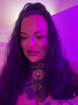 Snapshot of _MelinaCurves_ chatting on October 10, 2025, 9:15 pm  MelinaCurves  online show from October 10, 2025, 9:15 pm