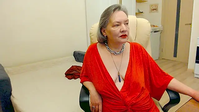 Snapshot of MomJaneSex chatting on December 14, 2025, 2:07 am MomJaneSex online show from December 14, 2025, 2:07 am