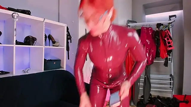 Snapshot of Ella__Kross chatting on March 2, 2025, 3:30 pm Ella Kross online show from March 2, 2025, 3:30 pm