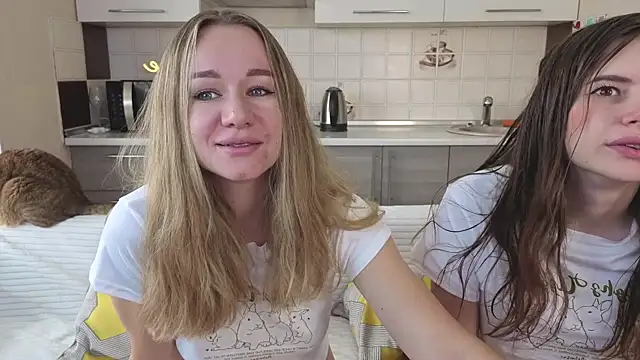 Snapshot of Naughty_Alice chatting on October 3, 2025, 6:15 am Naughty Alice online show from October 3, 2025, 6:15 am