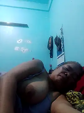 Snapshot of sexylizzy4u chatting on September 14, 2025, 1:44 pm sexylizzy4u online show from September 14, 2025, 1:44 pm