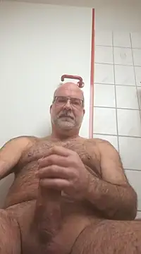 Snapshot of AnnakondaHF chatting on January 4, 2025, 10:05 am AnnakondaHF online show from January 4, 2025, 10:05 am