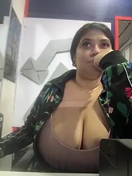 Snapshot of emilyjohanson chatting on March 4, 2025, 8:49 pm emilyjohanson online show from March 4, 2025, 8:49 pm