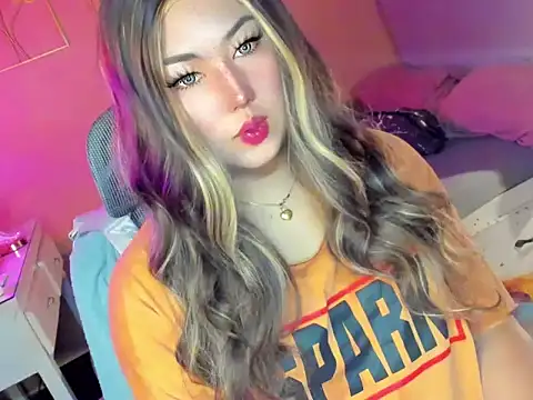 HOTnWILDalice online show from December 16, 2025, 3:00 am