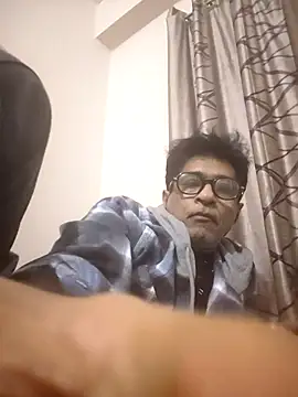 Snapshot of iamkahn_44 chatting on December 20, 2025, 11:40 pm iamkahn 44 online show from December 20, 2025, 11:40 pm
