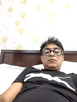 Snapshot of iamkahn_44 chatting on April 8, 2026, 7:04 pm iamkahn 44 online show from April 8, 2026, 7:04 pm