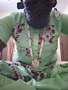 Snapshot of Babboy_24 chatting on February 15, 2026, 12:33 am Babboy 24 online show from February 15, 2026, 12:33 am