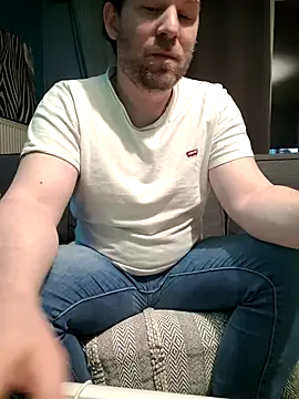 Snapshot of tom_sauwer chatting on May 16, 2026, 1:37 am tom sauwer online show from May 16, 2026, 1:37 am