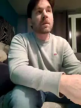 Snapshot of tom_sauwer chatting on December 15, 2025, 11:10 pm tom sauwer online show from December 15, 2025, 11:10 pm