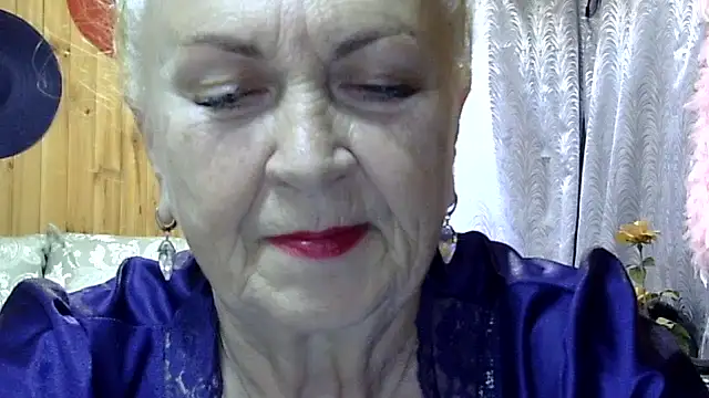 Emma52610 online show from October 11, 2025, 11:22 am