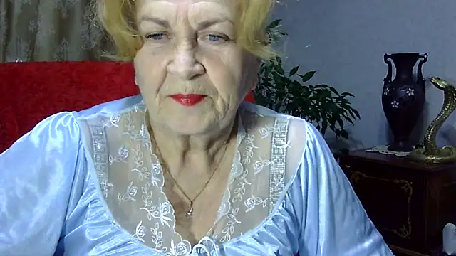 Emma52610 online show from January 24, 2025, 12:20 pm