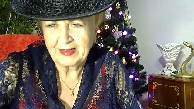 Emma52610 online show from January 15, 2025, 5:47 pm