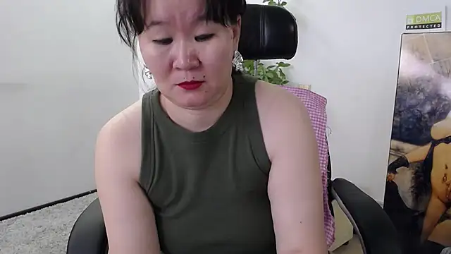 Snapshot of Akira_xx chatting on November 19, 2025, 3:39 am Akira xx online show from November 19, 2025, 3:39 am